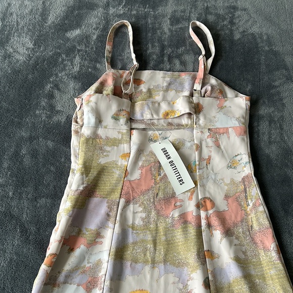 BRAND NEW Urban Outfitters Floral Mini Dress - Picture 3 of 4